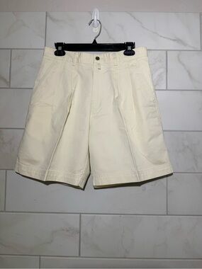 Men's Flat Front Pleated Shorts in Cream